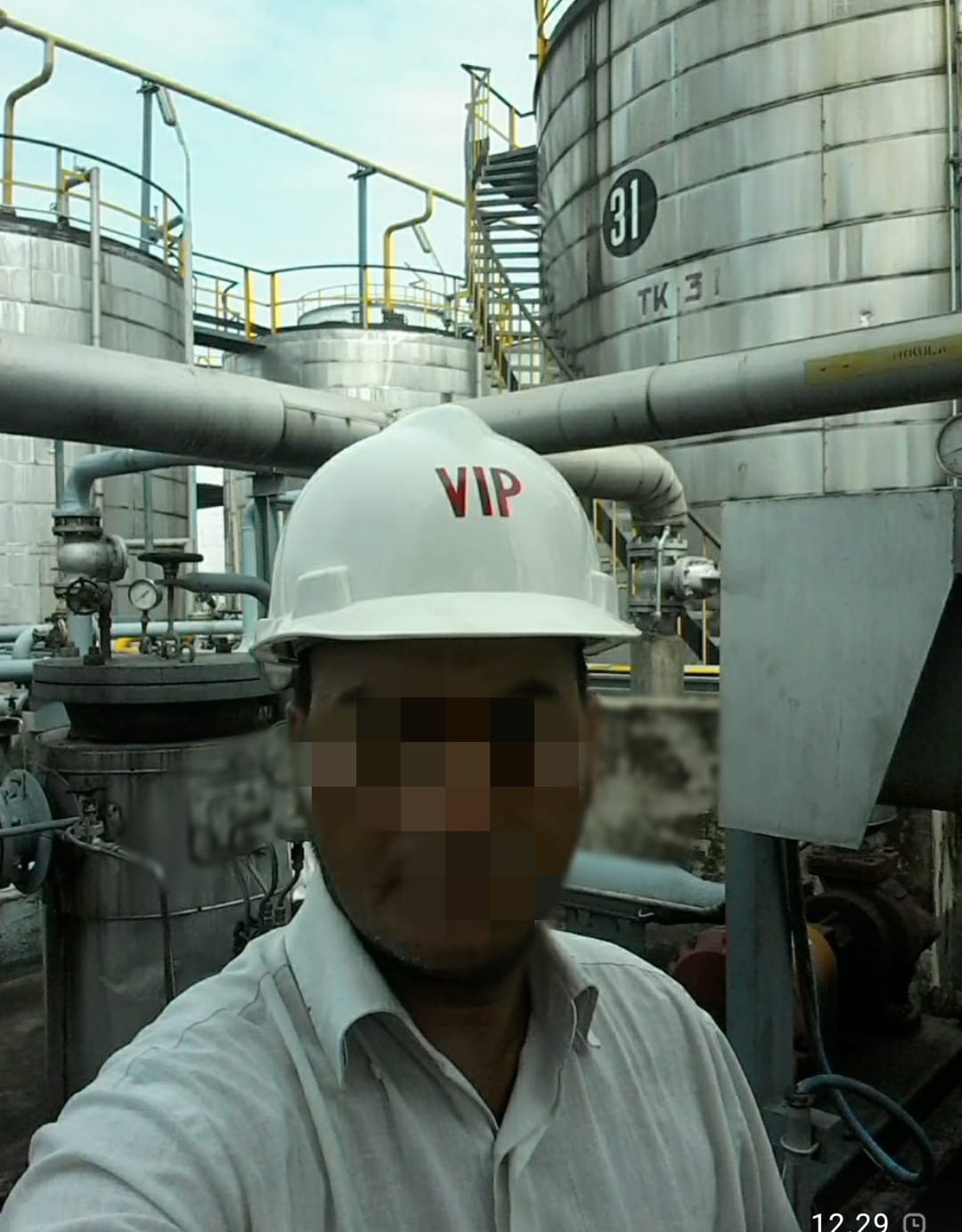 Kegiatan konsultasi bisnis dengan klien